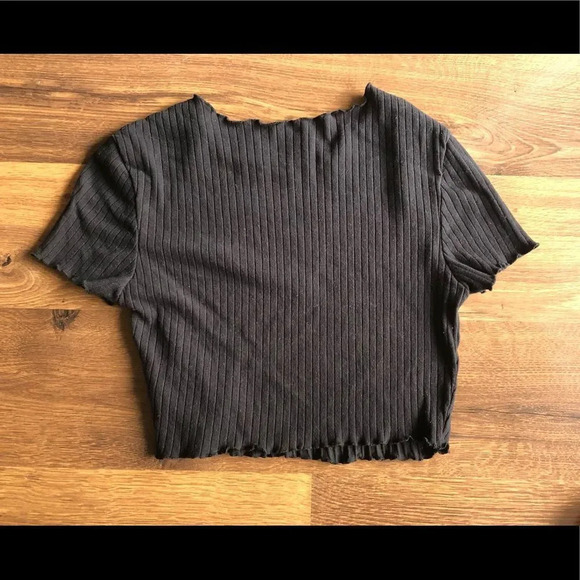 FREE Crop Top - Picture 5 of 5